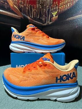 HOKA Women Size 7.5B BRAND NEW IN BOX